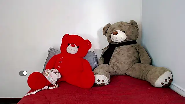 Snapshot of SamanthaaSmitt chatting on 3, 3, 2025 SamanthaaSmitt online show from 3, 3, 2025