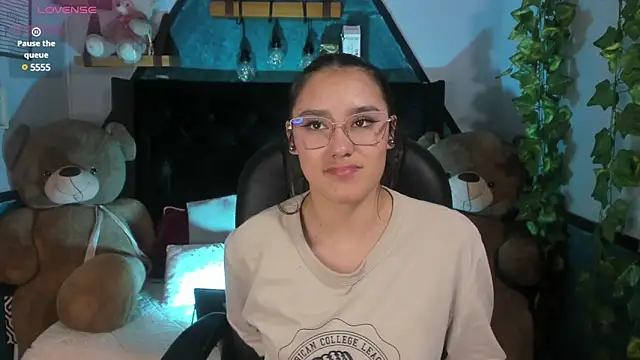  Sophie  miller online show from 19, 3, 2025