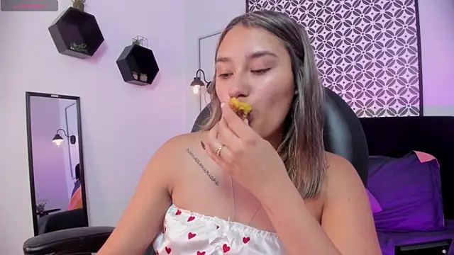  Sophie  miller online show from 19, 4, 2026