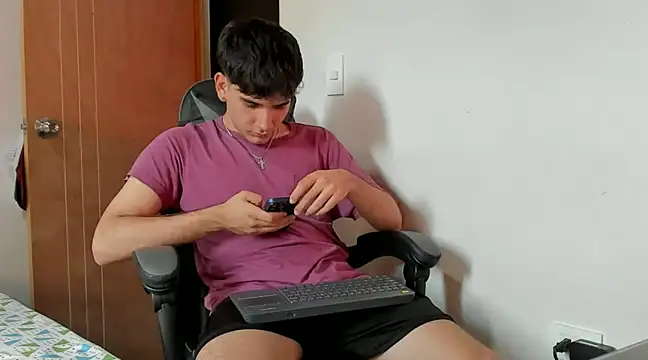 Snapshot of leo030809 chatting on 9, 12, 2024 leo030809 online show from 9, 12, 2024