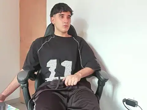 Snapshot of leo030809 chatting on 20, 3, 2025 leo030809 online show from 20, 3, 2025