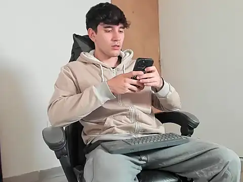 leo030809 online show from 24, 3, 2026