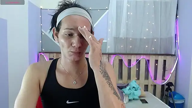 Snapshot of Michellcockxxx chatting on 5, 2, 2025 Michellcockxxx online show from 5, 2, 2025