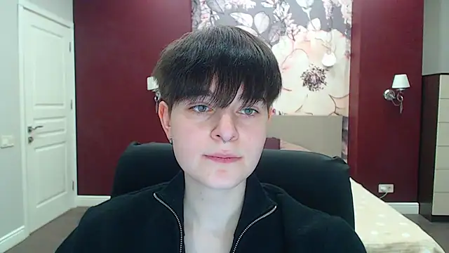 EmiliaYours online show from 4, 3, 2025