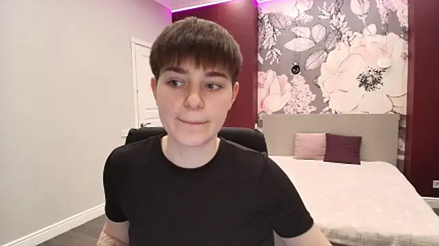 EmiliaYours online show from 16, 3, 2026