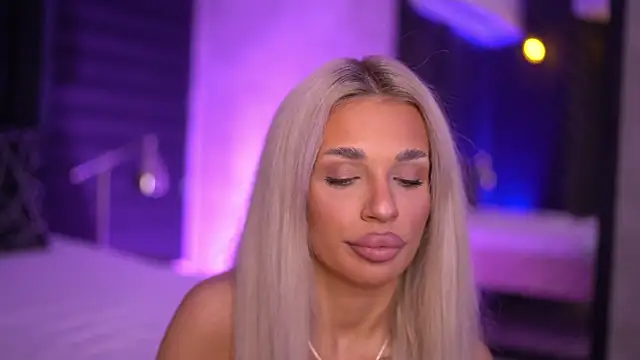 Candy Ivy online show from 28, 9, 2025