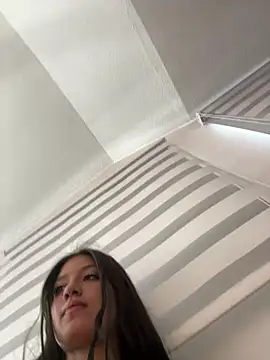 Snapshot of Kyna_euphoria chatting on 2, 2, 2025 Kyna euphoria online show from 2, 2, 2025