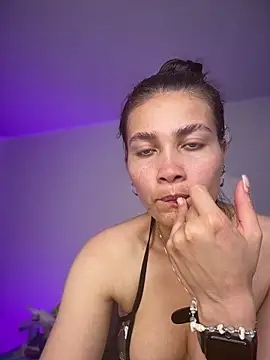 Snapshot of aurora_divine chatting on 7, 5, 2026 aurora divine online show from 7, 5, 2026