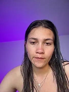 Snapshot of aurora_divine chatting on 15, 5, 2026 aurora divine online show from 15, 5, 2026