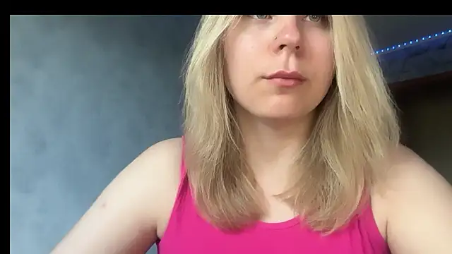 Snapshot of Thalia__Star chatting on 4, 6, 2026 Thalia Star online show from 4, 6, 2026