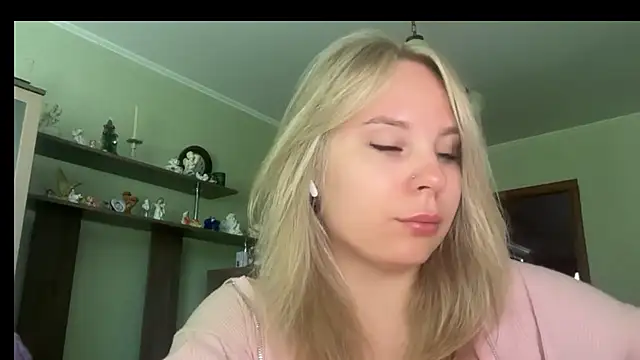 Snapshot of Thalia__Star chatting on 18, 6, 2026 Thalia Star online show from 18, 6, 2026