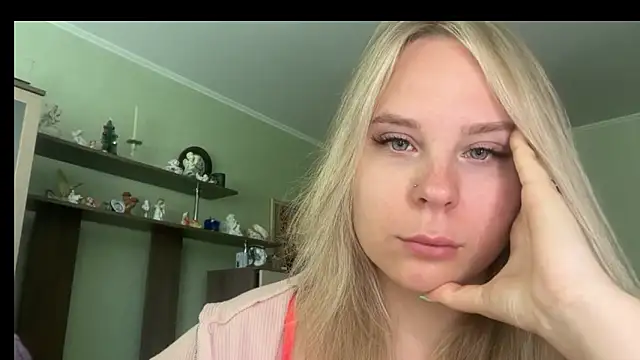 Snapshot of Thalia__Star chatting on 18, 6, 2026 Thalia Star online show from 18, 6, 2026