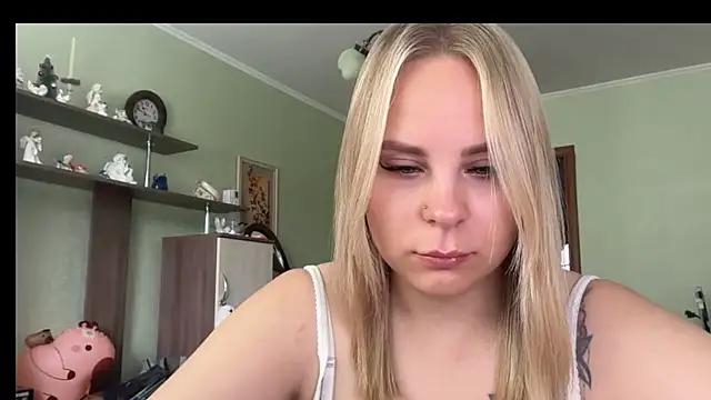 Snapshot of Thalia__Star chatting on 5, 8, 2026 Thalia Star online show from 5, 8, 2026