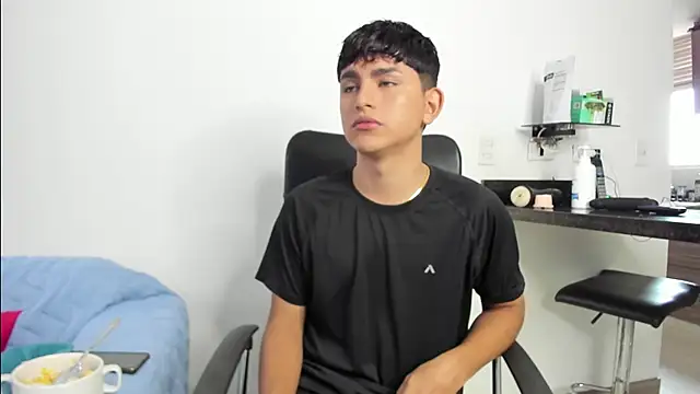 Snapshot of Lyam_ap chatting on 21, 2, 2025 Lyam ap online show from 21, 2, 2025