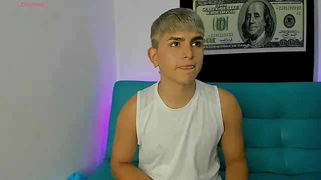 Snapshot of Lyam_ap chatting on 8, 10, 2025 Lyam ap online show from 8, 10, 2025