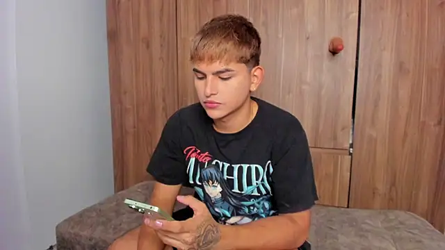 Snapshot of Lyam_ap chatting on 2, 11, 2025 Lyam ap online show from 2, 11, 2025