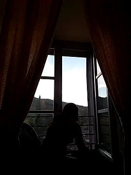 Snapshot of feetqueen96 chatting on 12, 10, 2025 feetqueen96 online show from 12, 10, 2025