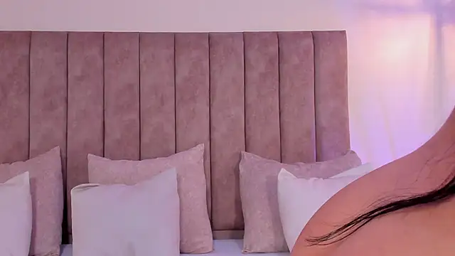 Snapshot of mallie_quinn chatting on 10, 4, 2026 mallie quinn online show from 10, 4, 2026