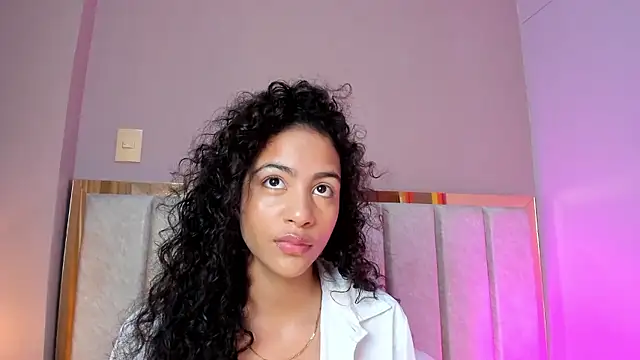 Snapshot of AntonellaHall_ chatting on 14, 1, 2026 AntonellaHall online show from 14, 1, 2026