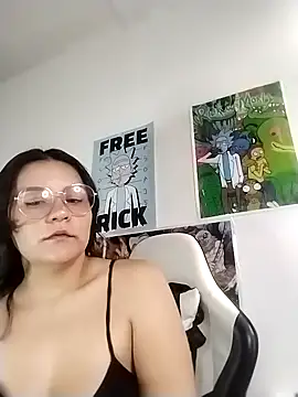Snapshot of gigiqueen_18 chatting on 7, 5, 2026 gigiqueen 18 online show from 7, 5, 2026