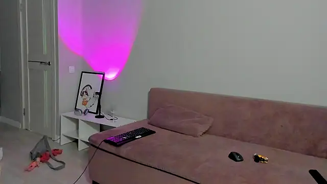 EllaSky xoxo online show from 1, 2, 2025