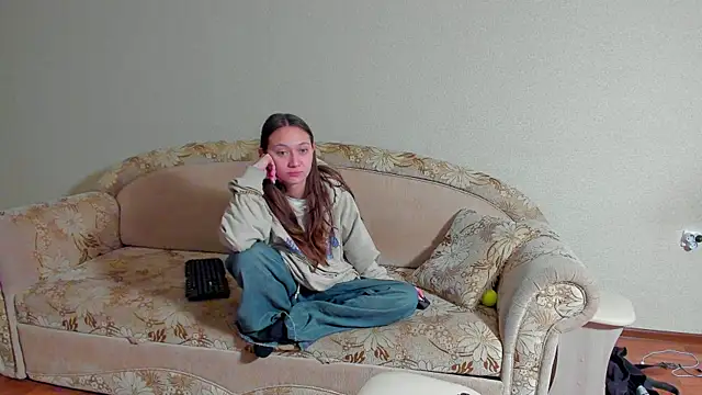 EllaSky xoxo online show from 21, 3, 2025