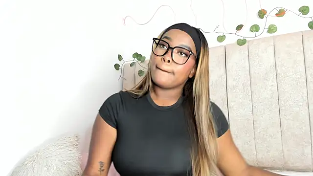 Snapshot of Kaseydelvey chatting on 4, 2, 2026 Kaseydelvey online show from 4, 2, 2026