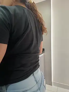 AntonellaAlondra4 online show from 25, 11, 2025