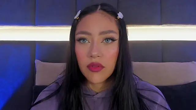 nicolle pierce online show from 18, 2, 2025