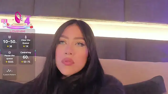 nicolle pierce online show from 10, 3, 2025