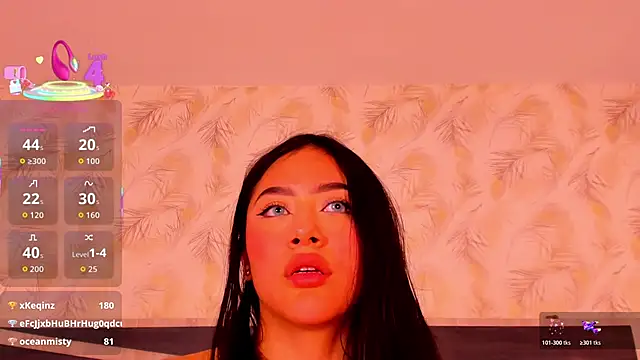 nicolle pierce online show from 13, 12, 2025