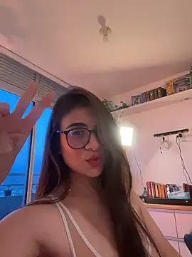 Snapshot of MariaIsabella8 chatting on 1, 4, 2026 MariaIsabella8 online show from 1, 4, 2026