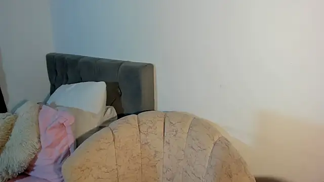 Snapshot of Mia_blaiir chatting on 8, 4, 2026 Mia blaiir online show from 8, 4, 2026