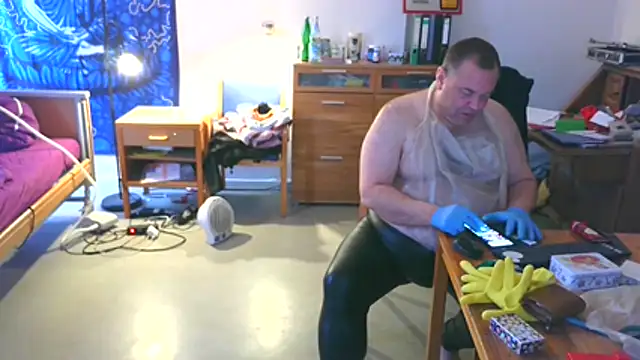 Snapshot of florian328 chatting on 21, 2, 2026 florian328 online show from 21, 2, 2026