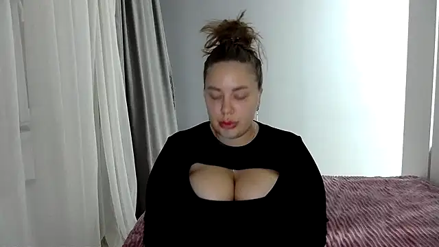 Snapshot of 96CHloe96 chatting on 13, 12, 2024 96CHloe96 online show from 13, 12, 2024