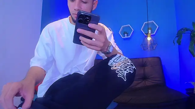 Snapshot of jhon_ath chatting on 27, 11, 2025 jhon ath online show from 27, 11, 2025