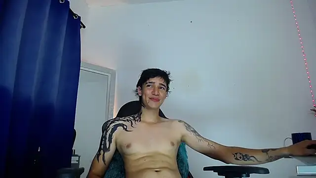 Snapshot of Zacktk7 chatting on 13, 12, 2024 Zacktk7 online show from 13, 12, 2024