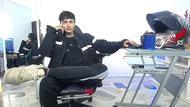 Snapshot of Zacktk7 chatting on 13, 12, 2024 Zacktk7 online show from 13, 12, 2024