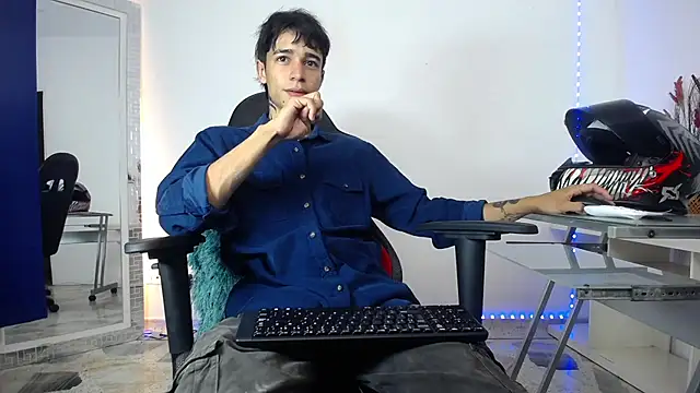 Snapshot of Zacktk7 chatting on 20, 12, 2024 Zacktk7 online show from 20, 12, 2024