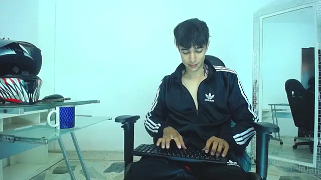 Snapshot of Zacktk7 chatting on 24, 12, 2024 Zacktk7 online show from 24, 12, 2024