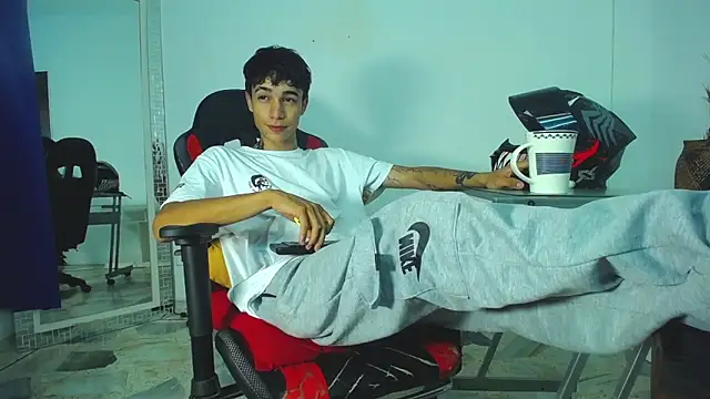 Snapshot of Zacktk7 chatting on 14, 1, 2025 Zacktk7 online show from 14, 1, 2025