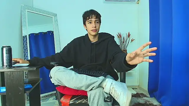 Snapshot of Zacktk7 chatting on 18, 2, 2025 Zacktk7 online show from 18, 2, 2025