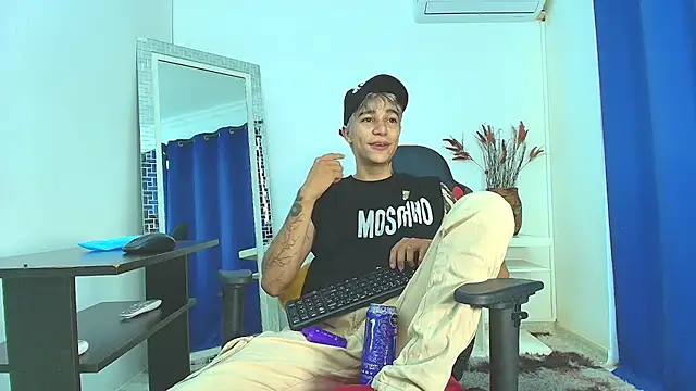 Snapshot of Zacktk7 chatting on 21, 2, 2025 Zacktk7 online show from 21, 2, 2025