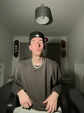 MikesWood21 online show from 2, 12, 2024