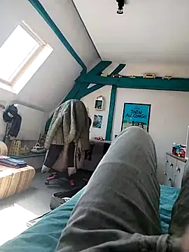 Snapshot of JulesG18 chatting on 21, 4, 2026 JulesG18 online show from 21, 4, 2026