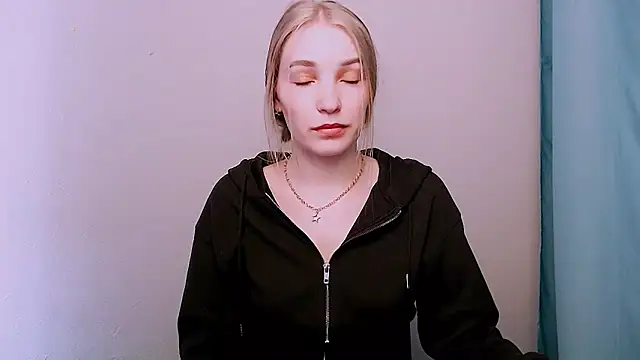 Snapshot of Queen_ofLove chatting on 5, 3, 2026 Queen ofLove online show from 5, 3, 2026