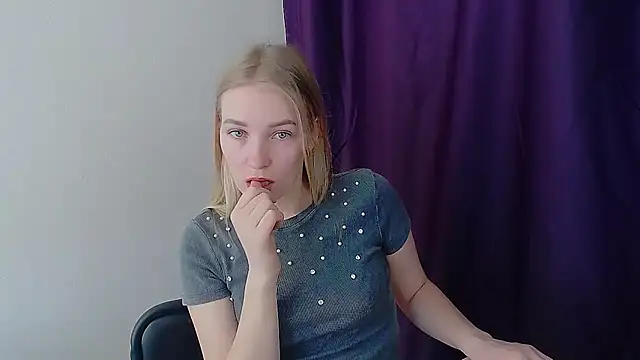 Snapshot of Queen_ofLove chatting on 31, 3, 2026 Queen ofLove online show from 31, 3, 2026