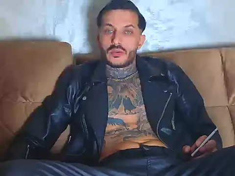 Snapshot of MentoXXL chatting on 1, 11, 2025 MentoXXL online show from 1, 11, 2025