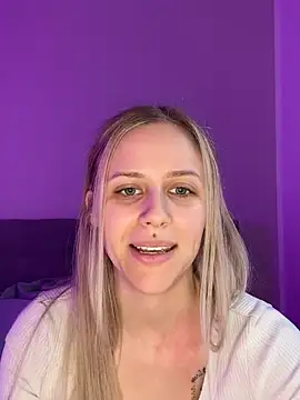 lunawolf21 online show from 16, 2, 2025