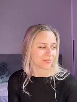 lunawolf21 online show from 12, 3, 2025